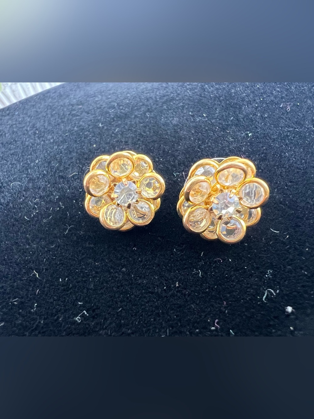 Brand New-Faceted Crystal Flower Stud Earrings